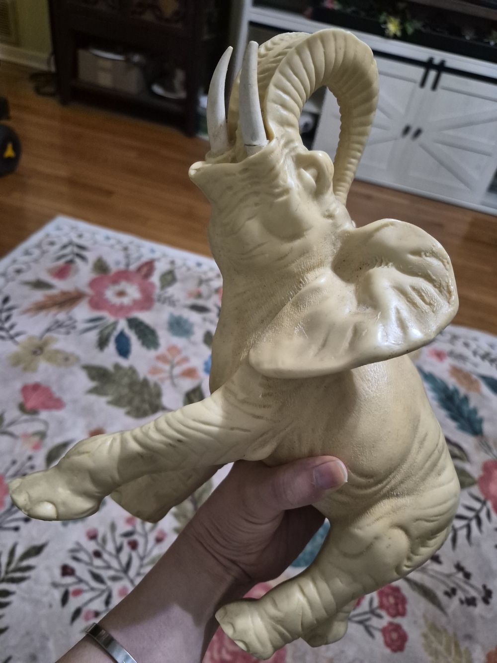 Cream Elephant Reptile Habitat Décor - Brand Unknown